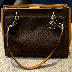 Perfect condition Michael Kors shoulder bag